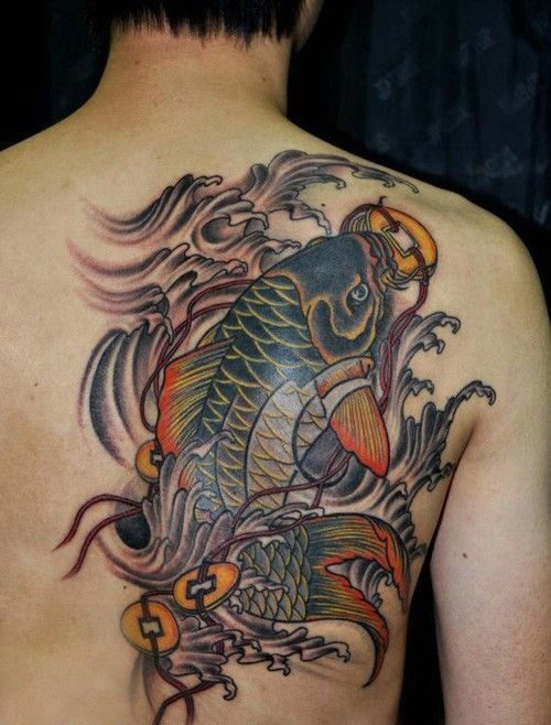 tattoo cá chép đen ngậm đồng tiền vàng cực đẹp