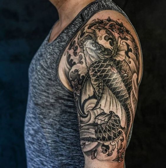 tattoo cá chép đen trắng đơn giản