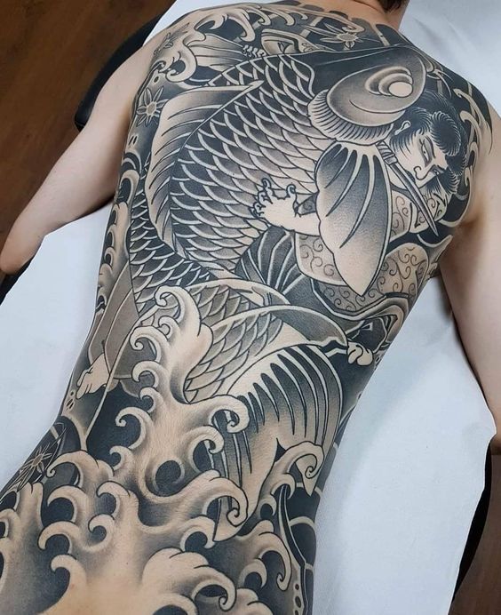 tattoo cá chép và cậu bé kintaro đơn sắc