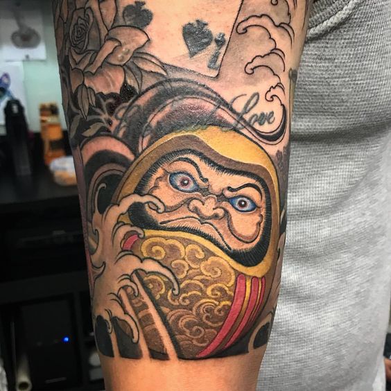 kiểu xăm hình daruma nghệ thuật tỉ mỉ từng chi tiết độc đáo