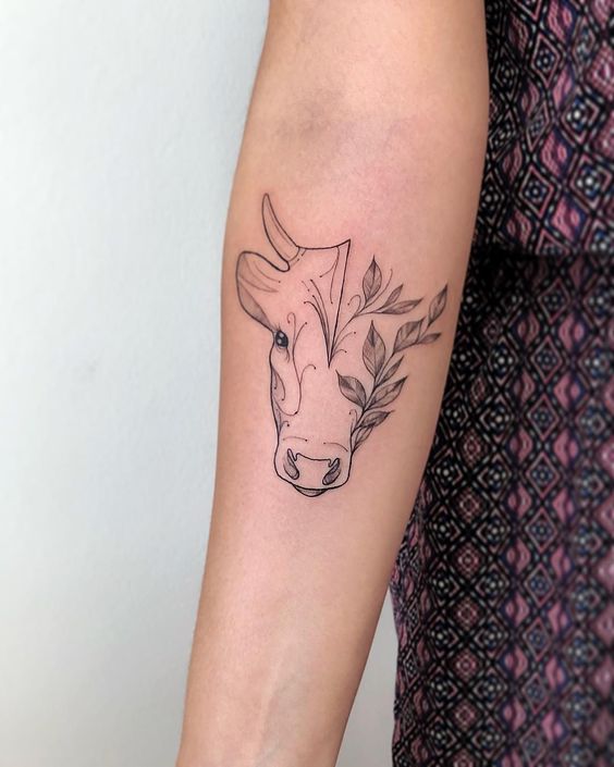 bức tranh nghệ thuật với tattoo con trâu mini