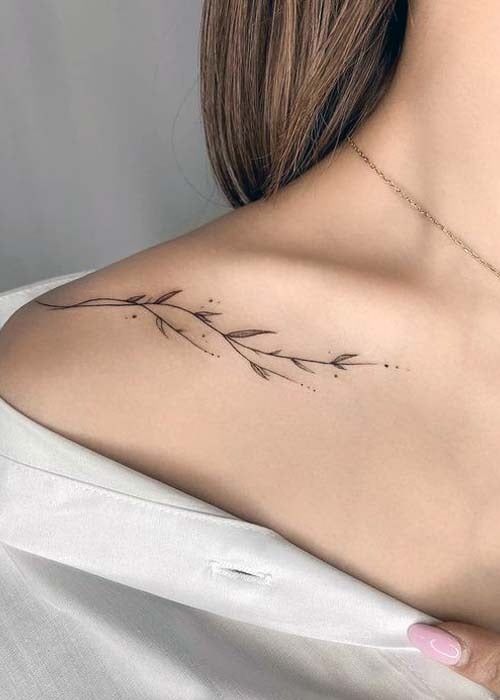 mẫu hình xăm cành liễu mini ở xương quai xanh