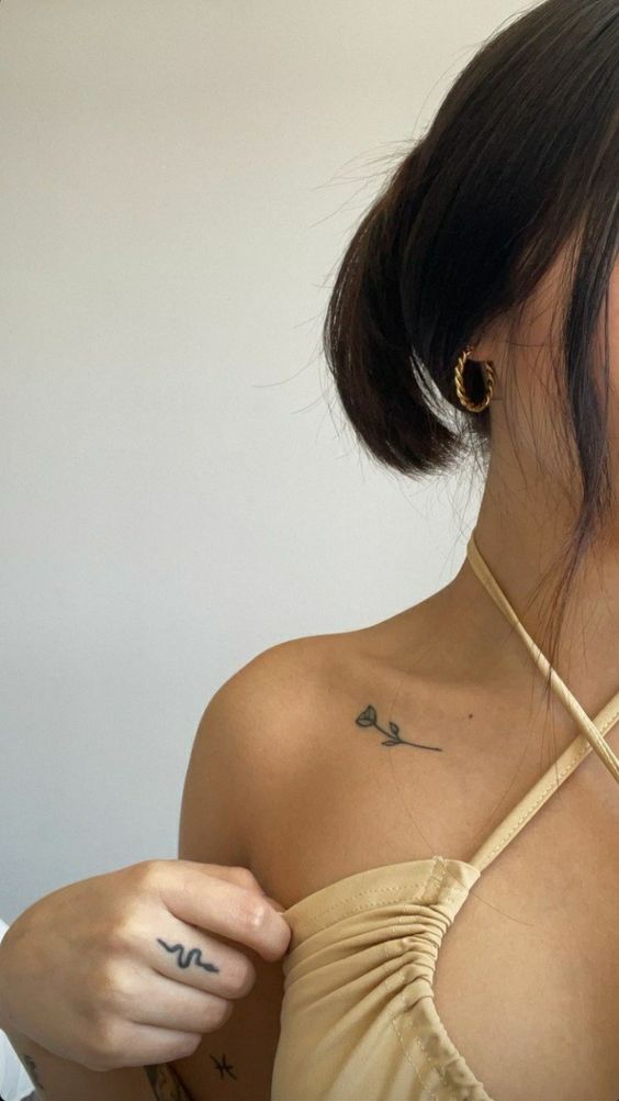 mẫu hình xăm hoa mini đơn giản