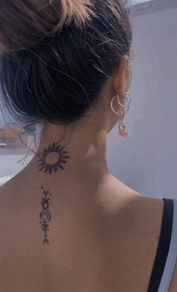 tattoo mặt trăng mini tỏa sáng cho nữ