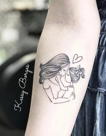 tattoo mini hình mẹ và con gái đầy tình cảm