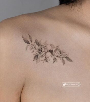 thử ngay thiết kế nghệ thuật này ở vai