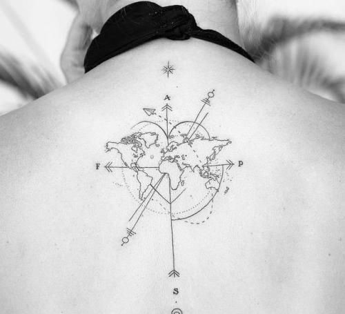 hình xăm la bàn mini đơn sắc