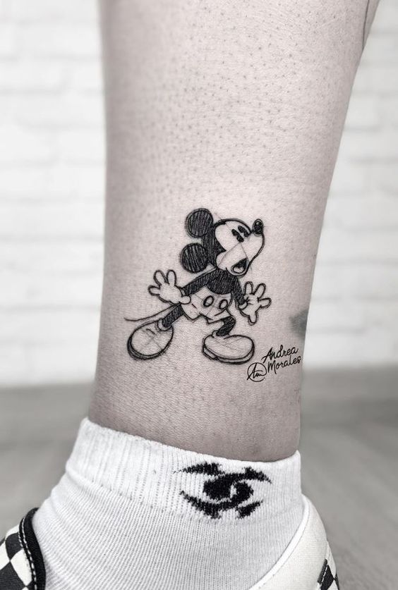 hình xăm mickey mini đen trắng