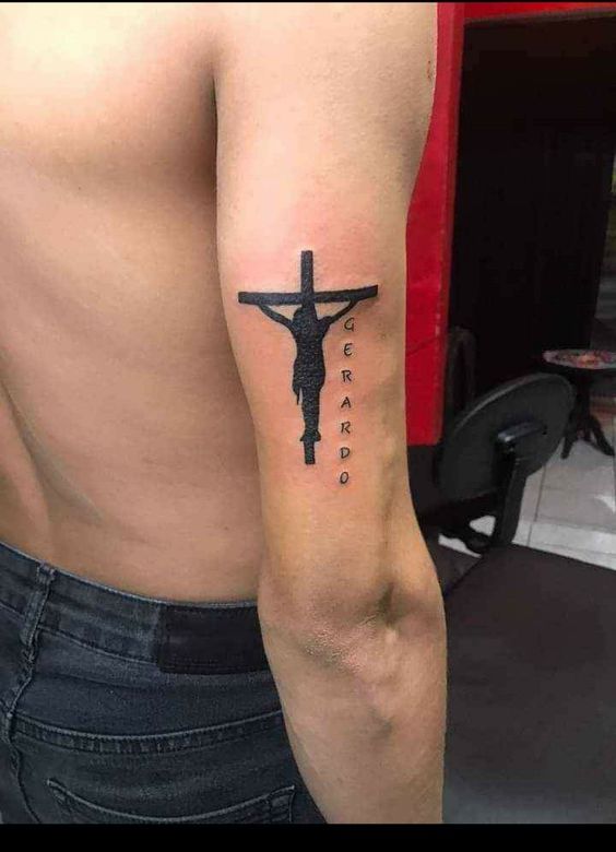 hình xăm mini chúa giêsu màu đen kèm chữ