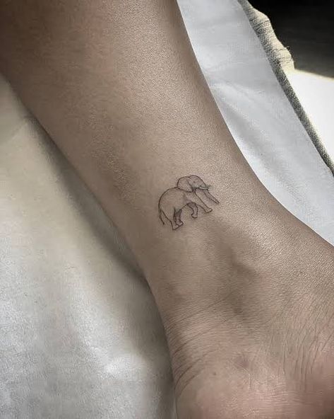 tattoo con voi ở cổ chân size mini