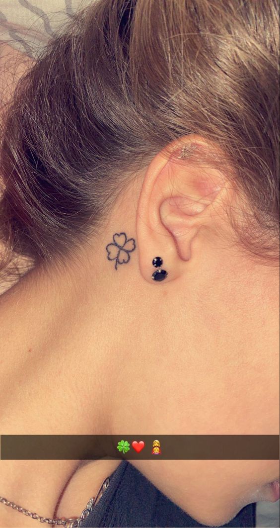 tattoo mini cỏ 4 lá đơn giản nhất