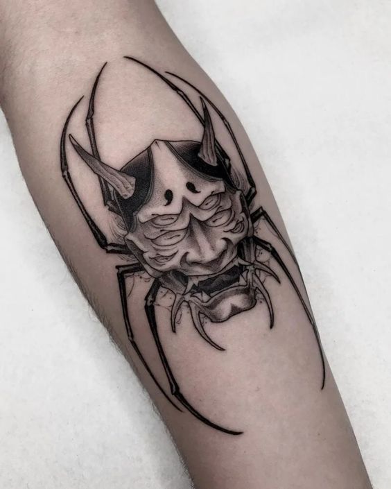 tattoo mini quỷ dạ xoa có chân nhện