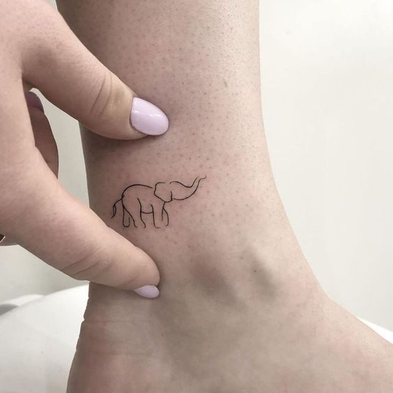 tattoo voi mini ở cổ chân