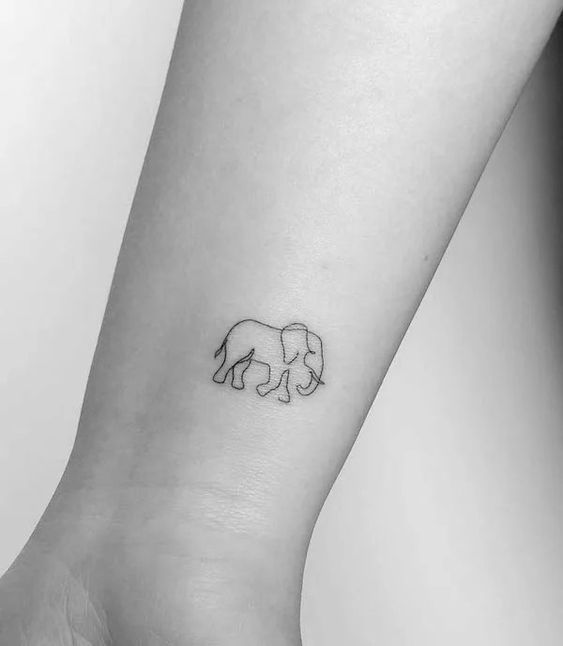 tattoo voi mini ở cổ tay