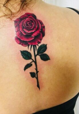 Hình xăm cây hoa hồng mạnh mẽ