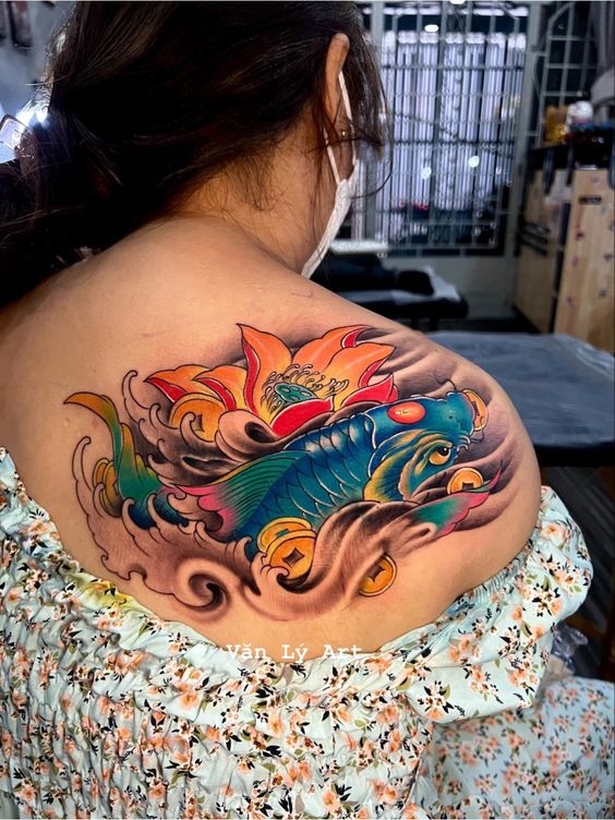 Tattoo cá chép và hoa sen quyến rũ cho nữ