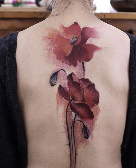 Tattoo hoa sau lưng đẹp như tranh vẽ