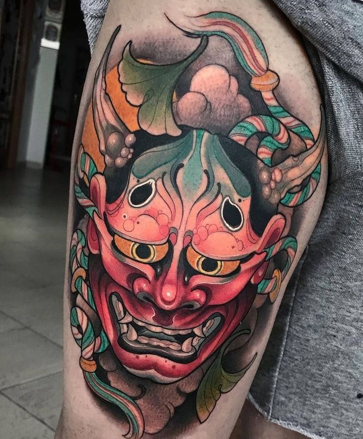 Tattoo trên đùi huyền ảo