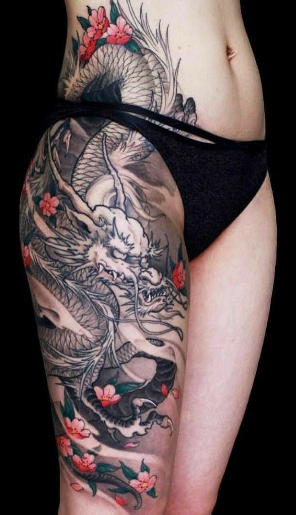 Tattoo trên và hông quyến rũ