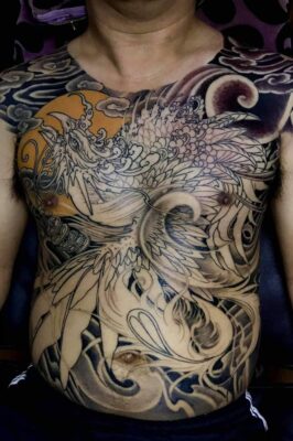 anh khách xăm bít người trước cực độc đáo