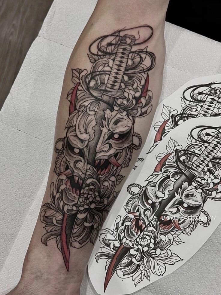 bí ẩn mẫu tattoo quỷ trên cẳng tay