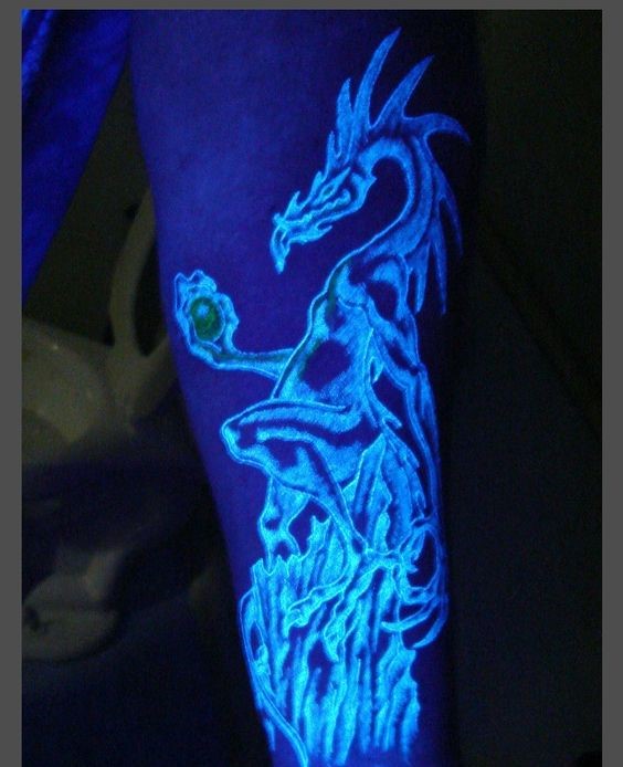 con rồng dạ quang quyền lực