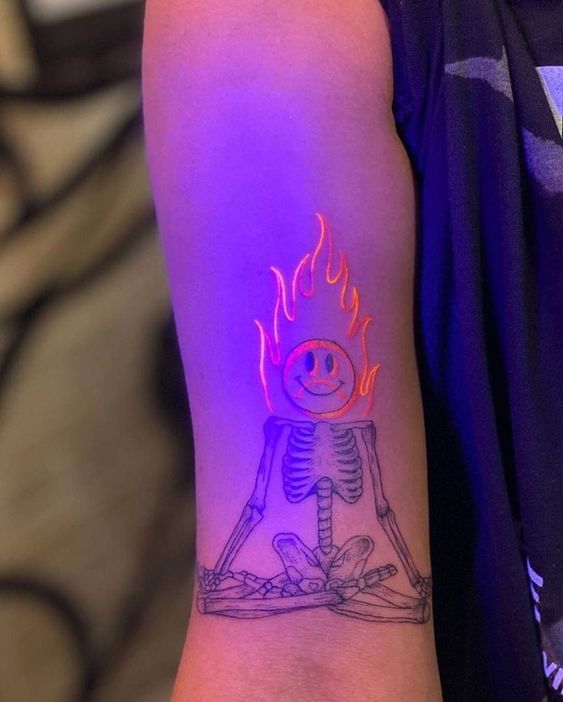 độc đáo với bộ xương phát sáng