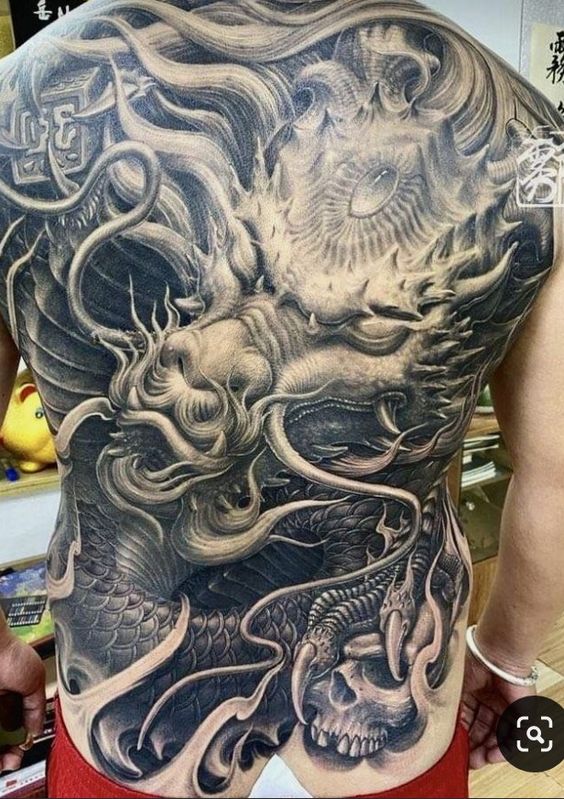 độc đáo với mẫu tattoo rồng full kín lưng