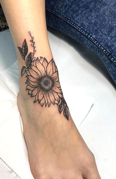 tattoo bông hướng dương trên chân