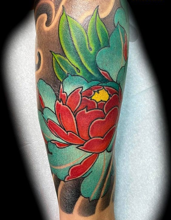 hình tattoo hoa nhiều màu đẹp cho nam