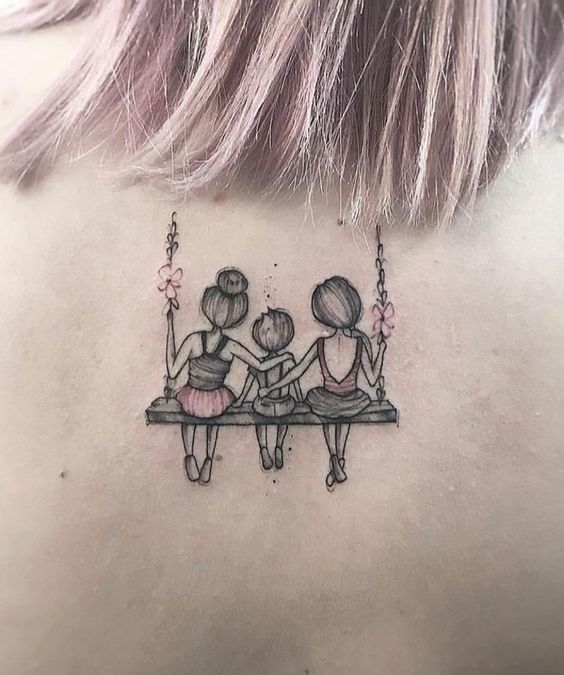 mẫu tattoo biểu tượng gia đình sau lưng