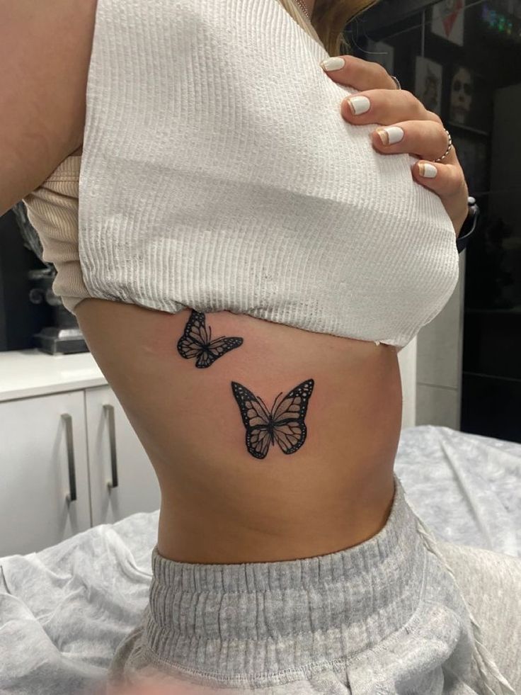 hình xăm cánh bướm đẹp cho nữ