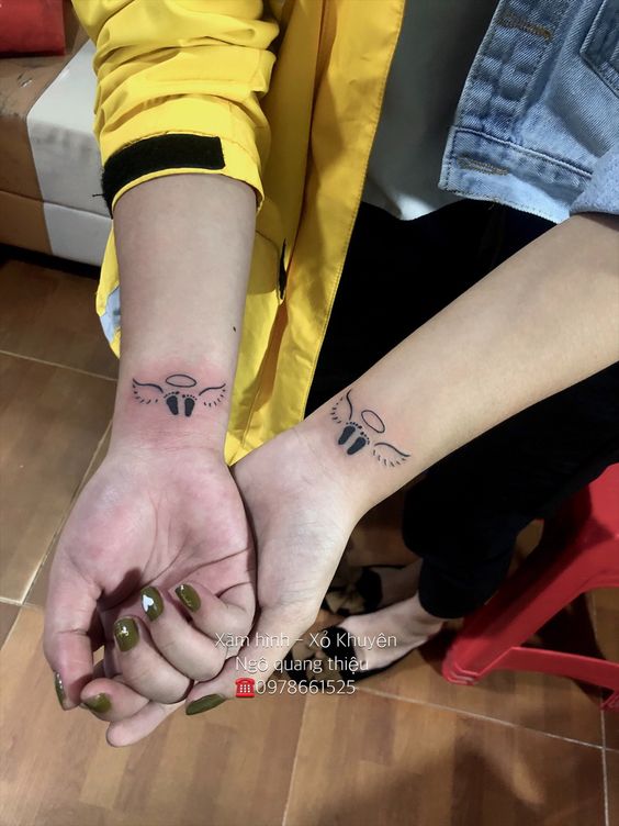 mang đầy ý nghĩa với mẫu tattoo ở cổ tay