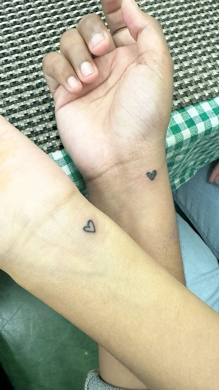 mẫu tattoo cặp trái tim nhỏ xinh