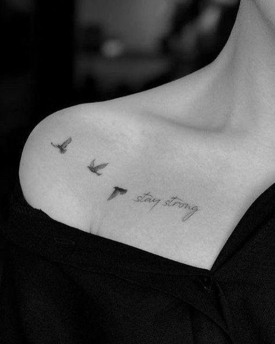 hình xăm chữ mạnh mẽ lên