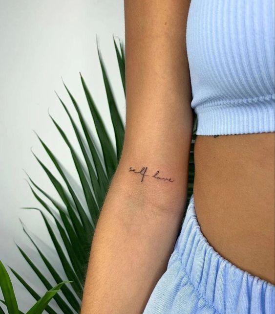 hình xăm chữ mini theo yêu cầu