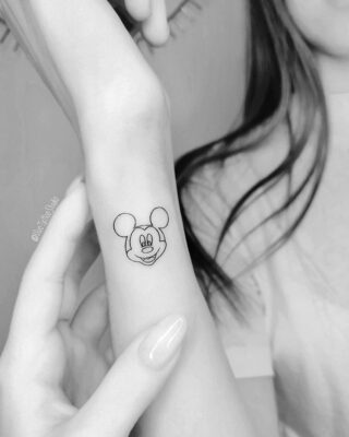 hình xăm chuột mickey inlove