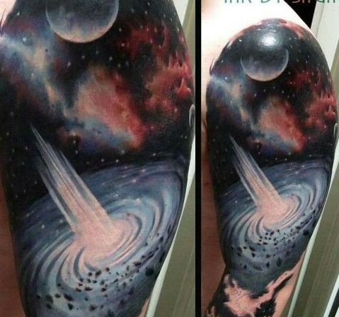 hình xăm hố đen vũ trụ cá tính cho nam