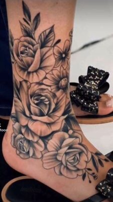 Hình xăm hoa hồng đầy cá tính cho nữ