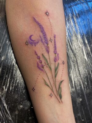 hình xăm hoa lavender kèm mặt trăng