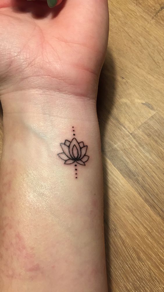 hình xăm hoa sen siêu đáng yêu