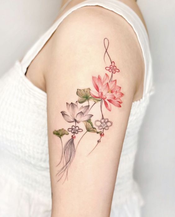 hình xăm hoa sen ở bắp tay