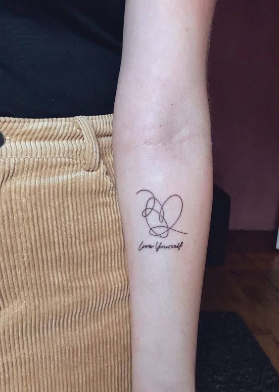 hình xăm mang nghĩa yêu bản thân cho nữ