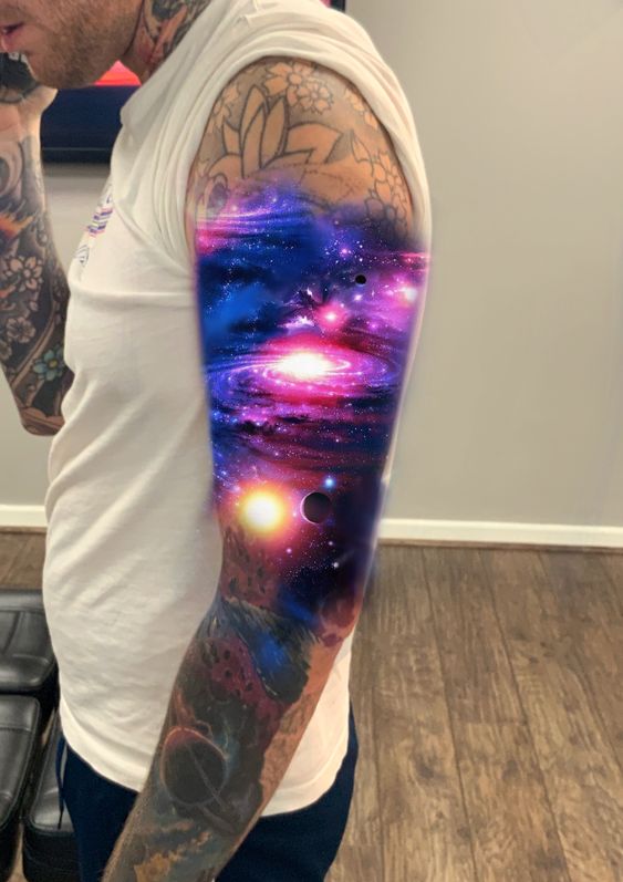 hình xăm ngân hà cực chất cho anh khách