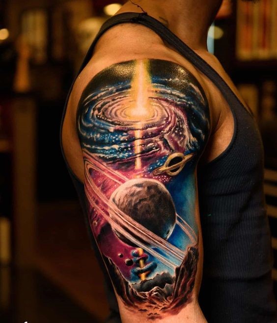 hình xăm ngân hà cực đẹp ở bắp tay