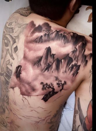 hình xăm ngọn núi thể hiện bản tính kiên cường hình xăm ngọn núi thể hiện bản tính kiên cường
