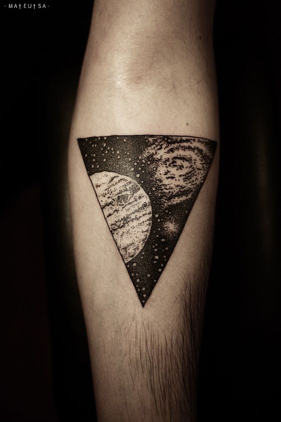 mẫu xăm tam giác cực quyến rũ