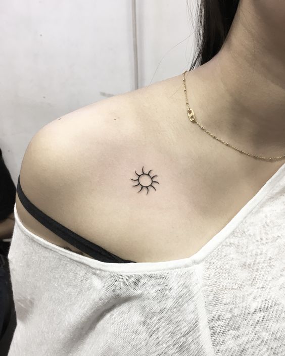 kiểu tattoo mặt trời mini