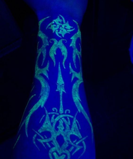 kiểu xăm dạ quang cực chất
