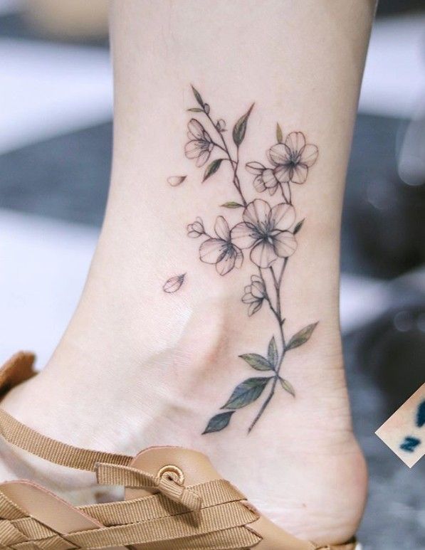 lựa chọn mẫu tattoo cành hoa tinh tế